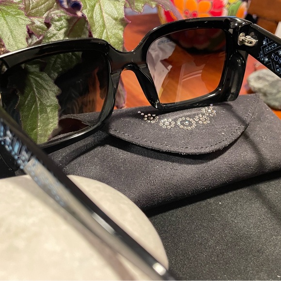 SOSPIRI LUXURY EYEWEAR - Picture 5 of 13